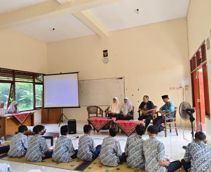 Orang Tua Mengajar: Mempertajam Pemahaman Siswa Tentang Profesi