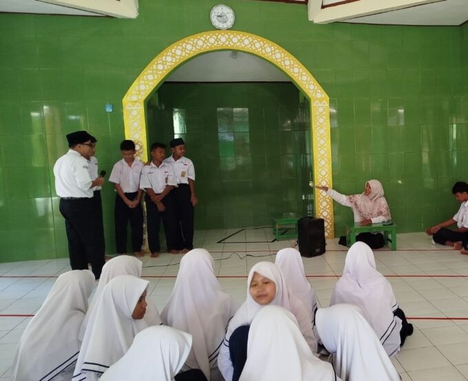 MPLS hari ke 6: Penguatan Adab dan Pengenalan Ruang Curhat Kakak